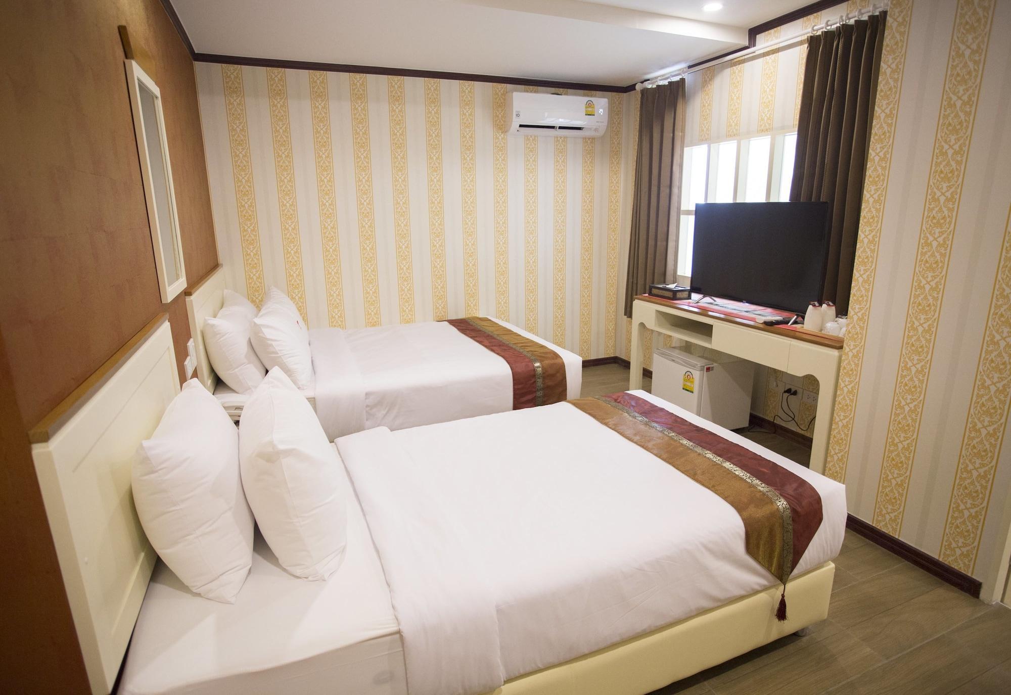 J&Y Hotel Latphrao 35 Bangkok Esterno foto