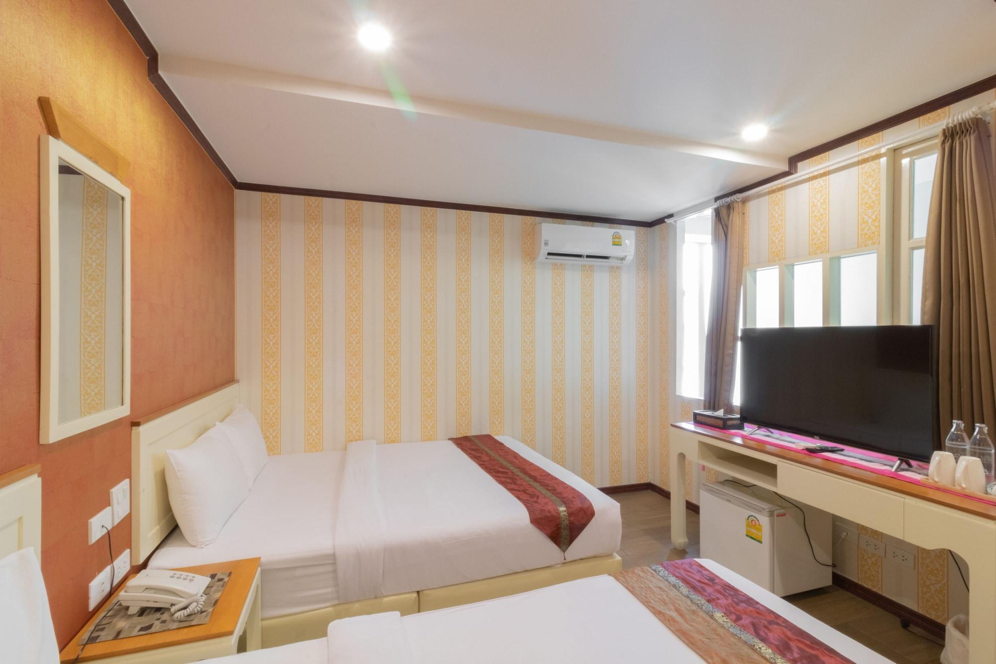J&Y Hotel Latphrao 35 Bangkok Esterno foto