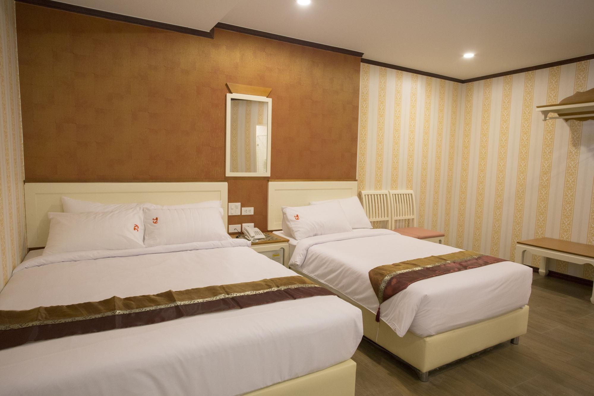J&Y Hotel Latphrao 35 Bangkok Esterno foto